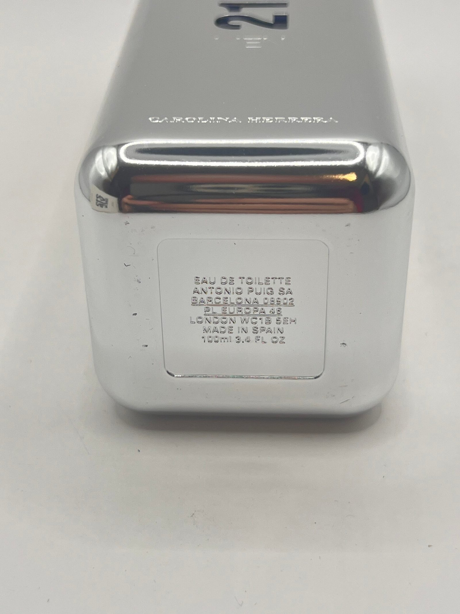 Carolina Herrera 212 VIP MEN 100 ml Eau De Toilette - immagine 3