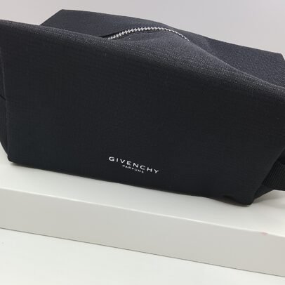 Pochette Beauty GIVENCHY. Bello ed elegante